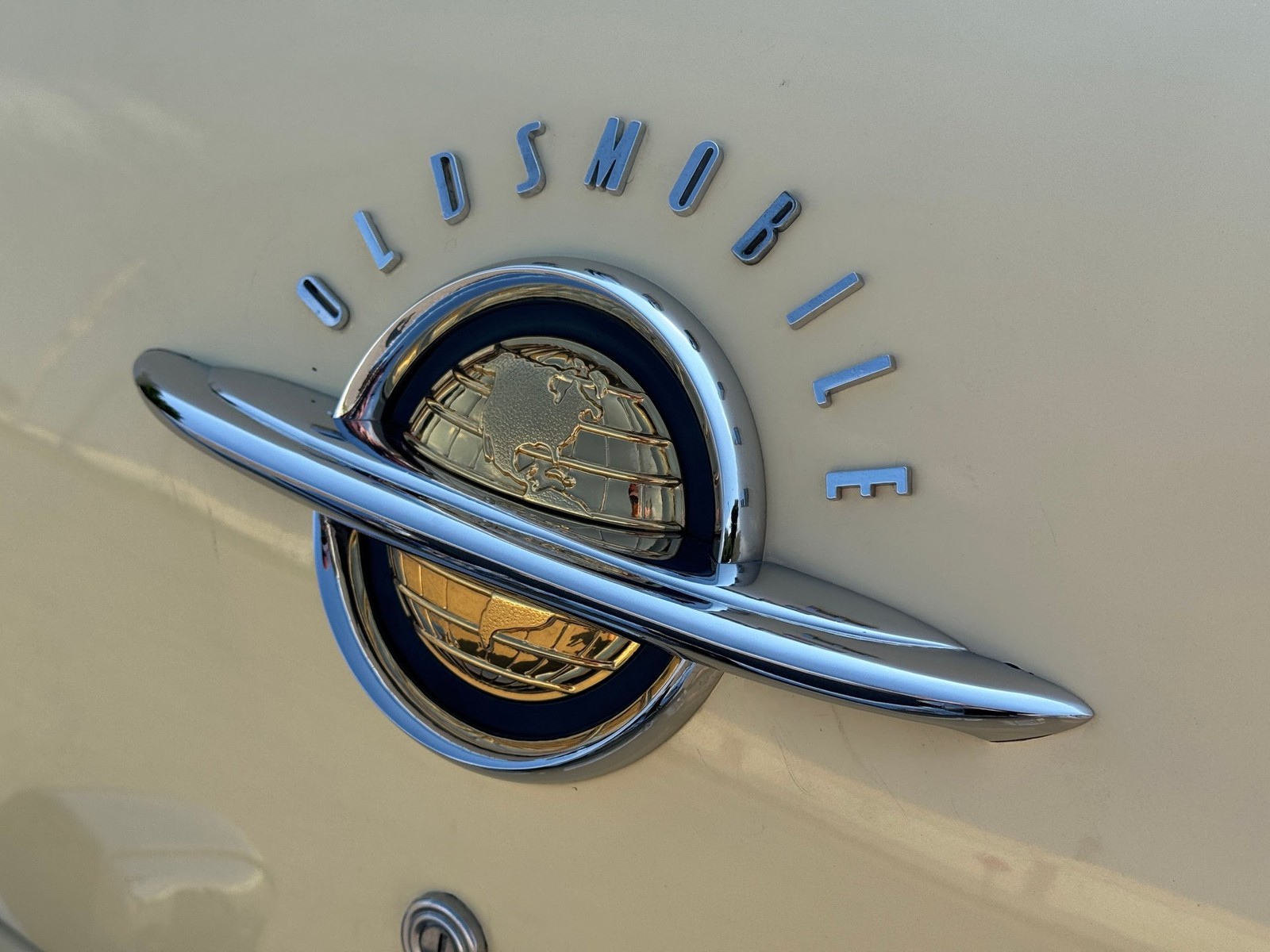 Oldsmobile-98-Deluxe-Convertible-1951-Convertible-39