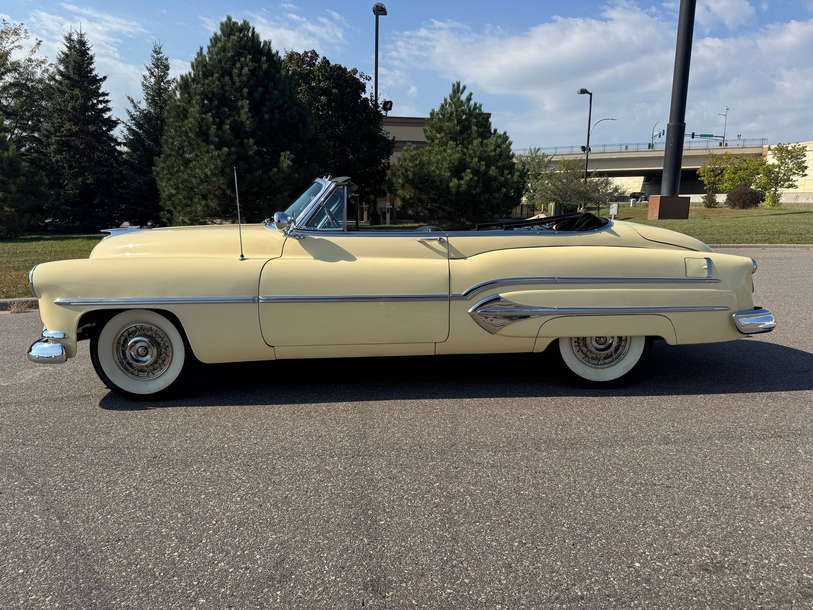 Oldsmobile-98-Deluxe-Convertible-1951-Convertible-6