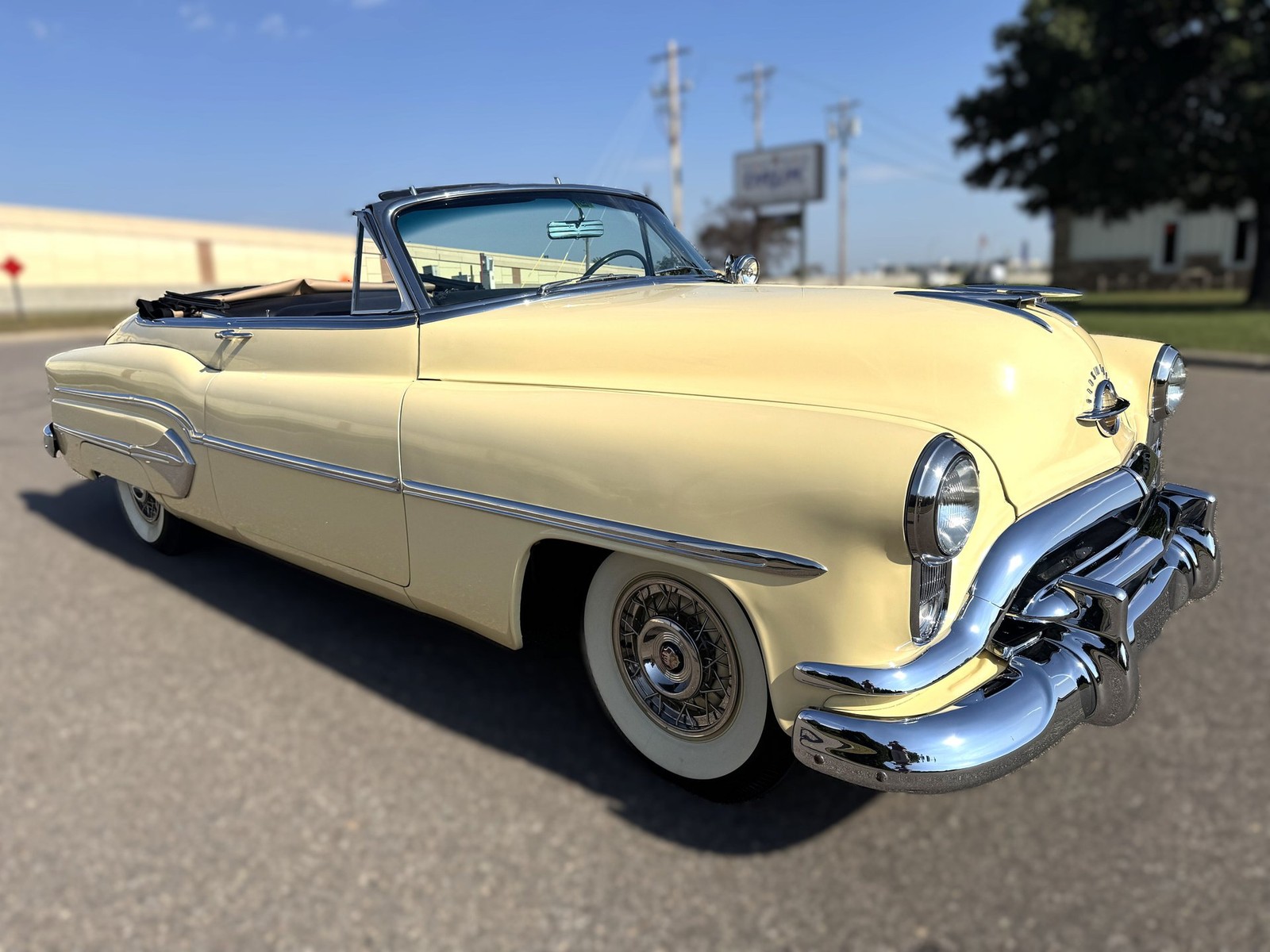 Oldsmobile-98-Deluxe-Convertible-1951-Convertible