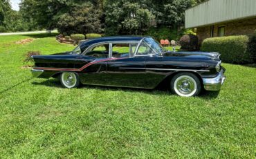 Oldsmobile-98-j-2-1957-Black-Gray-Brocade-Clothe-10