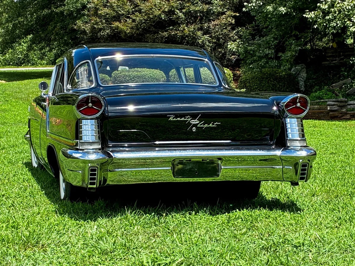 Oldsmobile-98-j-2-1957-Black-Gray-Brocade-Clothe-12