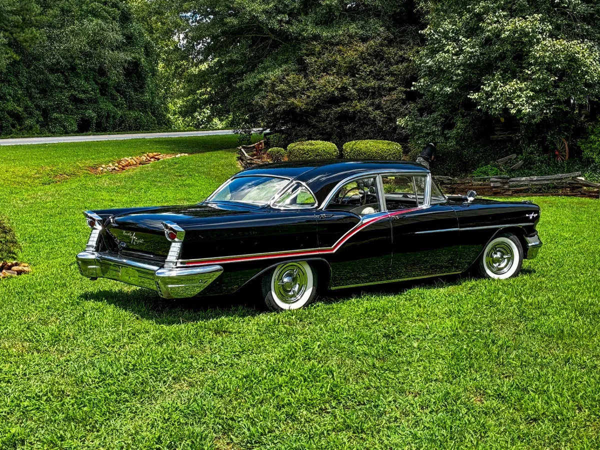 Oldsmobile-98-j-2-1957-Black-Gray-Brocade-Clothe-13
