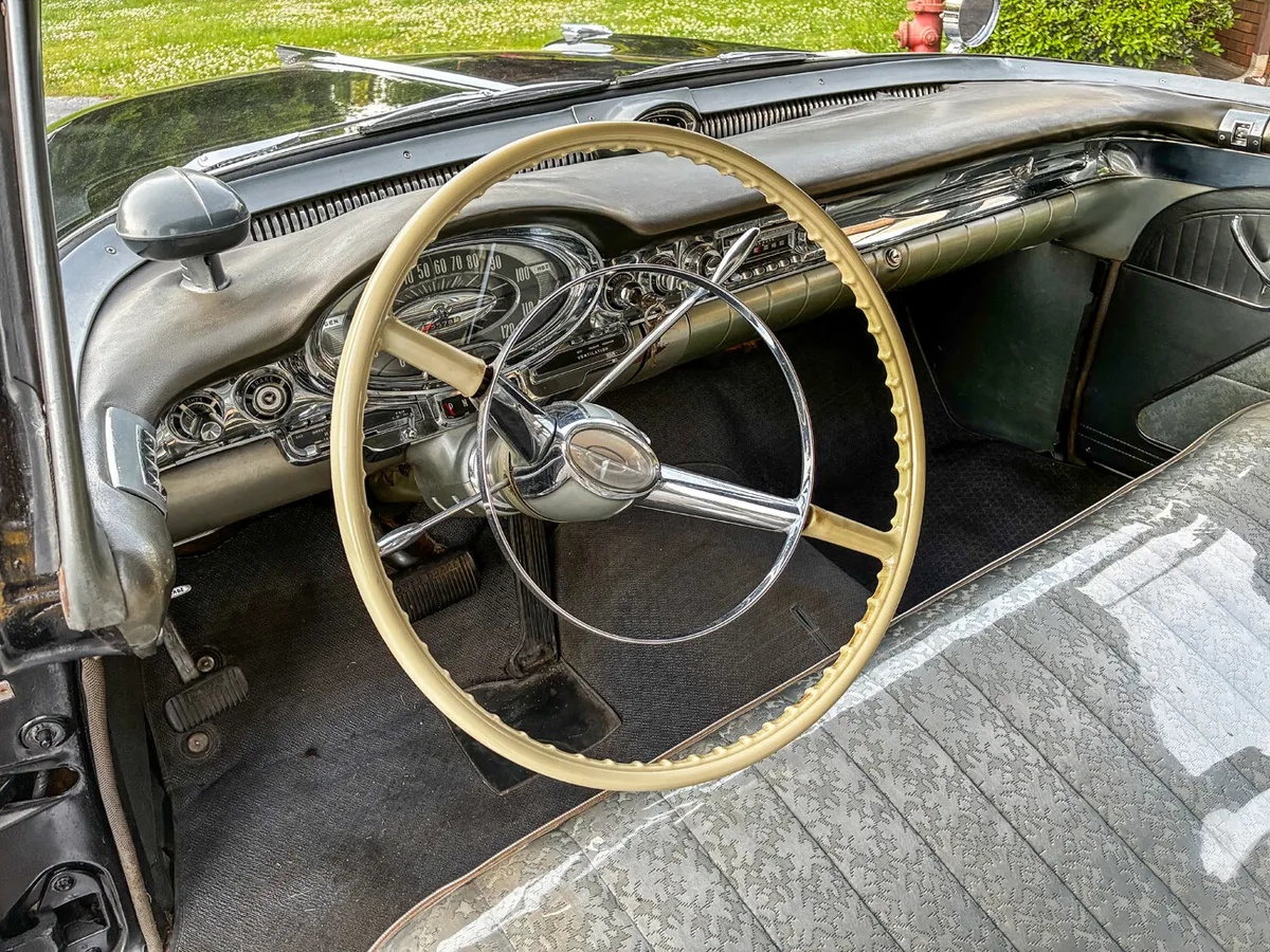Oldsmobile-98-j-2-1957-Black-Gray-Brocade-Clothe-14