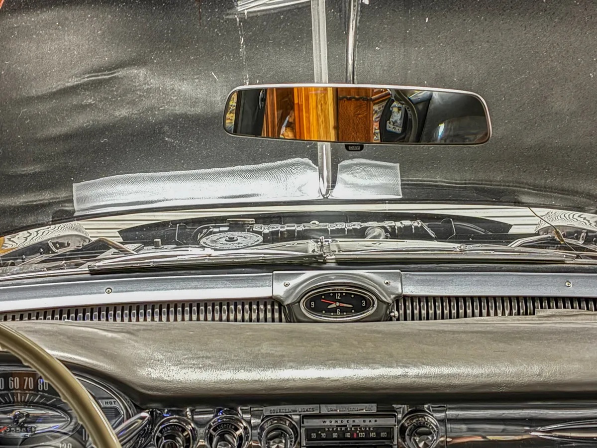 Oldsmobile-98-j-2-1957-Black-Gray-Brocade-Clothe-3