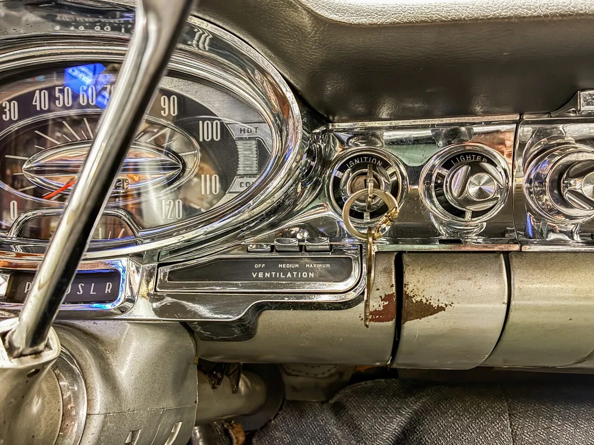 Oldsmobile-98-j-2-1957-Black-Gray-Brocade-Clothe
