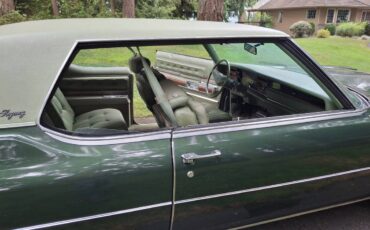 Oldsmobile-98-regency-1974-green-11