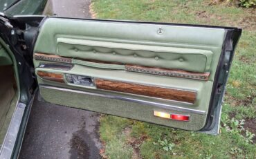 Oldsmobile-98-regency-1974-green-12