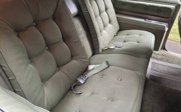 Oldsmobile-98-regency-1974-green-13