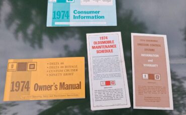 Oldsmobile-98-regency-1974-green-16