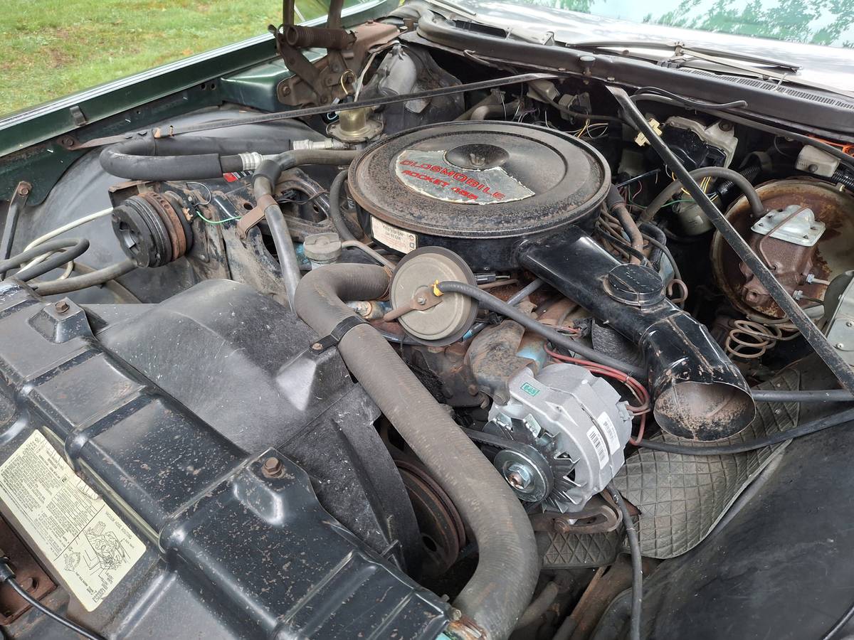 Oldsmobile-98-regency-1974-green-17