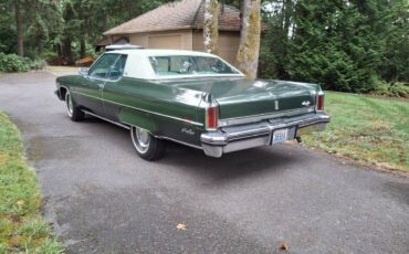 Oldsmobile-98-regency-1974-green-19