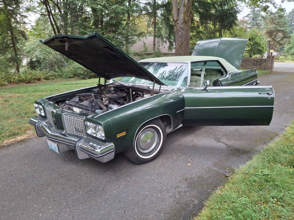 Oldsmobile-98-regency-1974-green-22