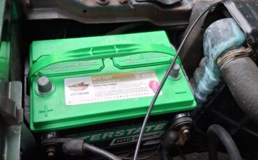 Oldsmobile-98-regency-1974-green-3