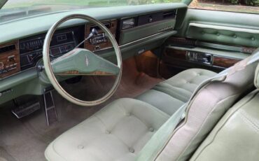 Oldsmobile-98-regency-1974-green-7