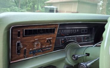 Oldsmobile-98-regency-1974-green-8