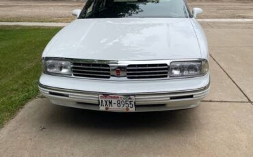 Oldsmobile-98-regency-1994