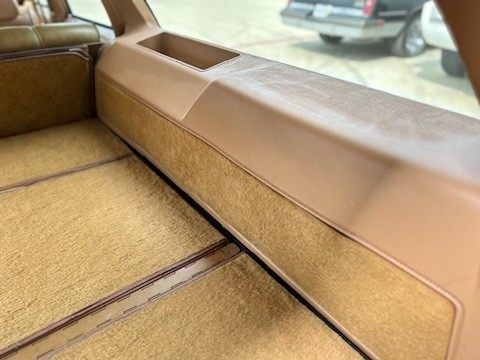 Oldsmobile-Custom-Cruiser-1978-12