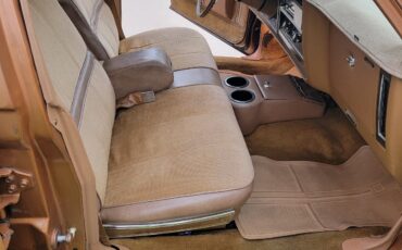 Oldsmobile-Custom-Cruiser-1978-16