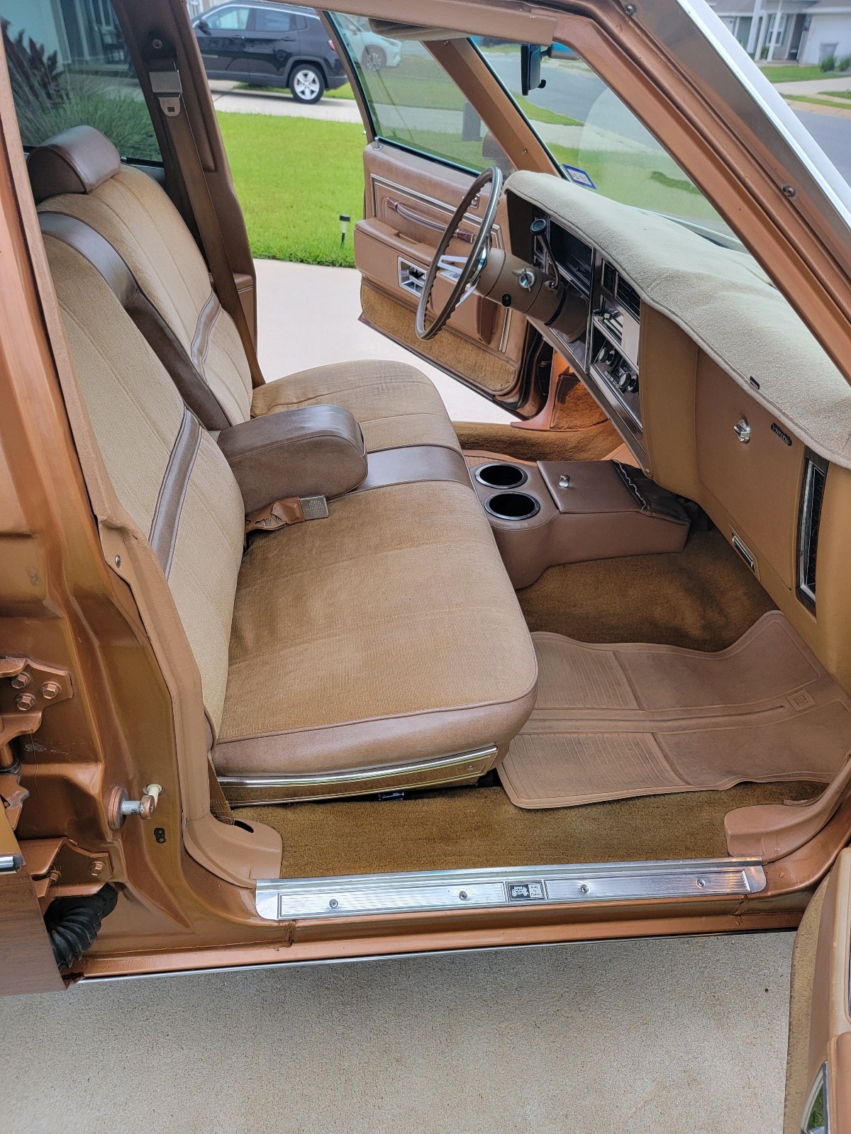 Oldsmobile-Custom-Cruiser-1978-16