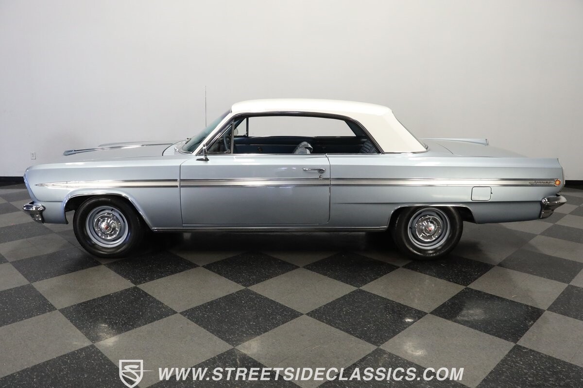 Oldsmobile-Cutlass-1963-Coupe-2