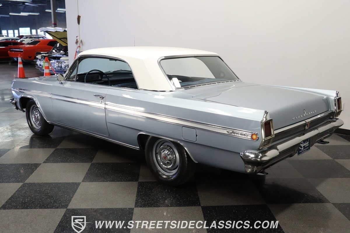 Oldsmobile-Cutlass-1963-Coupe-6