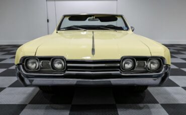 Oldsmobile-Cutlass-1967-Convertible-2