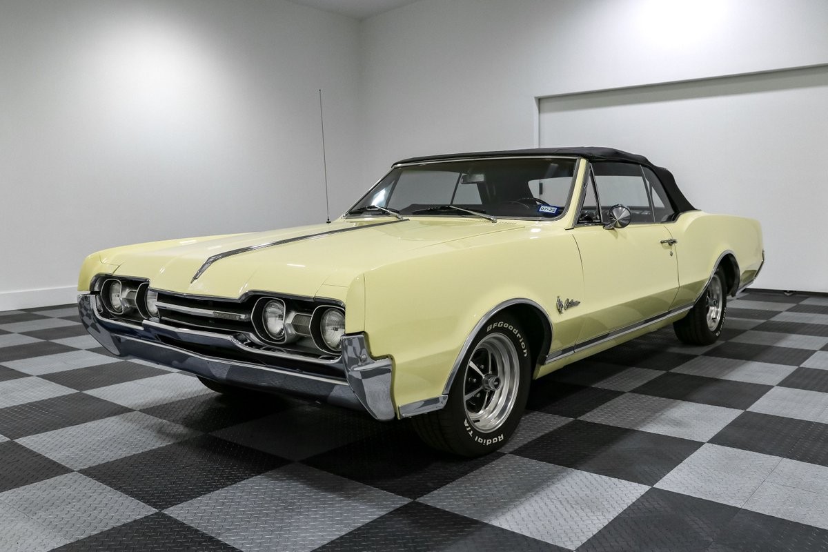 Oldsmobile-Cutlass-1967-Convertible-4