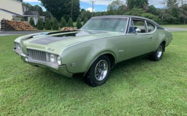 Oldsmobile-Cutlass-1969-Light-Green-Light-Green