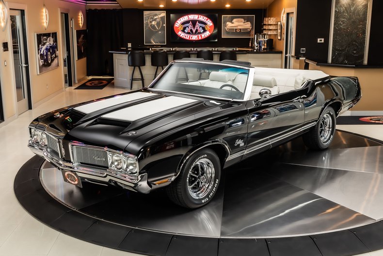 Oldsmobile-Cutlass-1970-Black-13