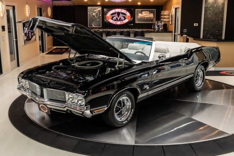 Oldsmobile-Cutlass-1970-Black-14
