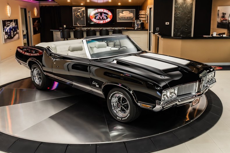 Oldsmobile-Cutlass-1970-Black-17