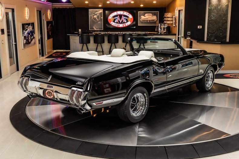 Oldsmobile-Cutlass-1970-Black-20