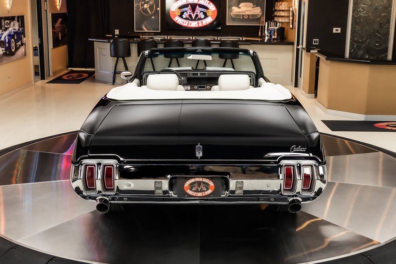 Oldsmobile-Cutlass-1970-Black-22