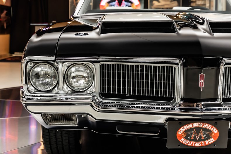 Oldsmobile-Cutlass-1970-Black-25