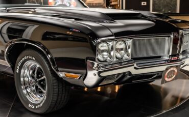 Oldsmobile-Cutlass-1970-Black-26