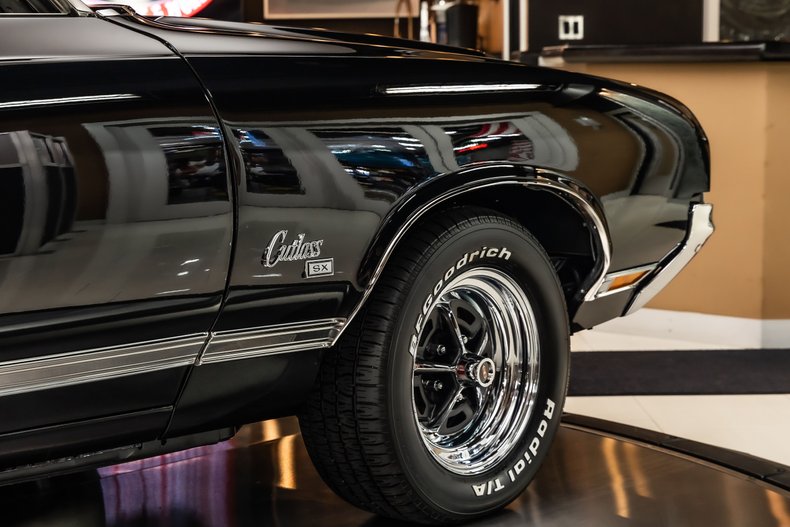 Oldsmobile-Cutlass-1970-Black-3