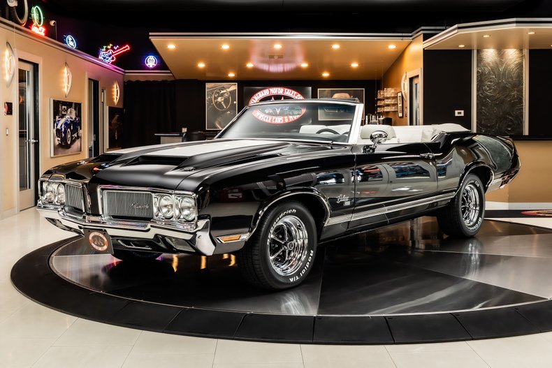 Oldsmobile-Cutlass-1970-Black-32