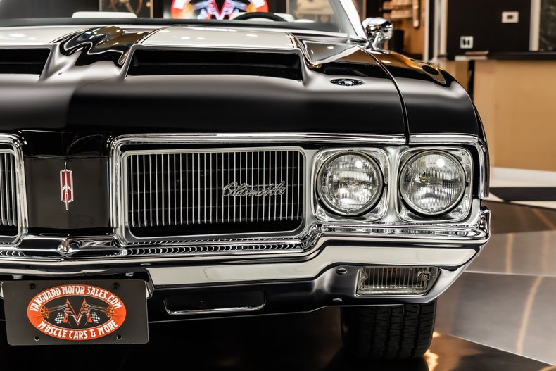 Oldsmobile-Cutlass-1970-Black-34