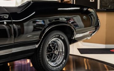 Oldsmobile-Cutlass-1970-Black-37