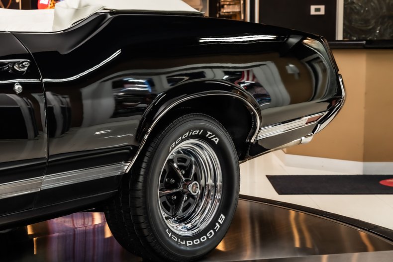 Oldsmobile-Cutlass-1970-Black-37