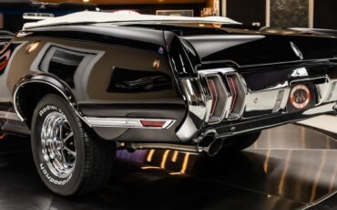 Oldsmobile-Cutlass-1970-Black-40