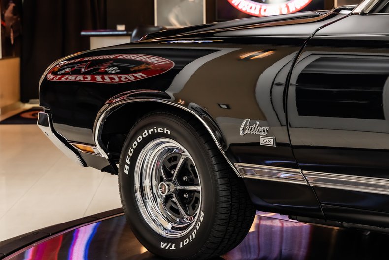 Oldsmobile-Cutlass-1970-Black-42