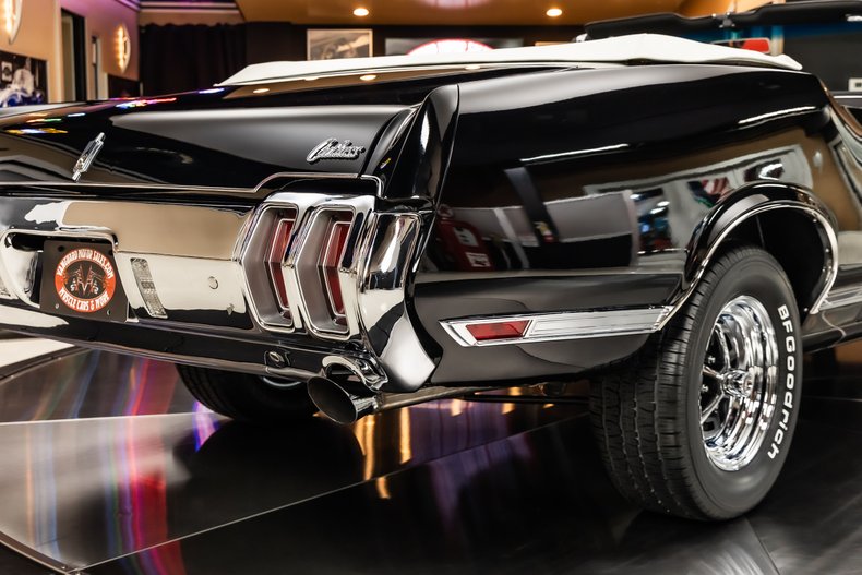 Oldsmobile-Cutlass-1970-Black-48