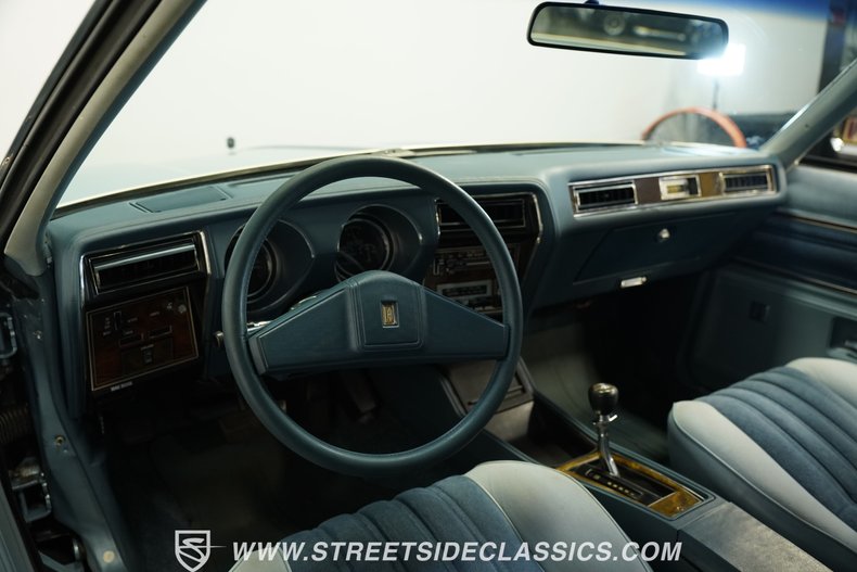 Oldsmobile-Cutlass-1976-Horizon-Blue-Blue-39