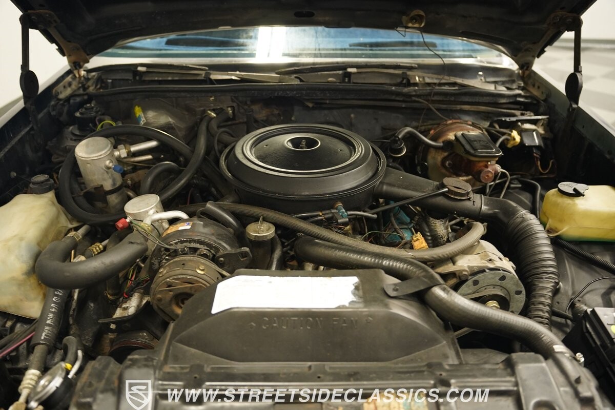 Oldsmobile-Cutlass-1981-Coupe-3
