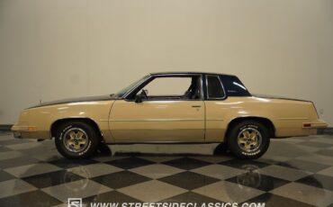 Oldsmobile-Cutlass-1981-Coupe-9