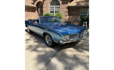 Oldsmobile-Cutlass-supreme-1970-Blue-Black