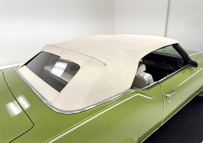 Oldsmobile-Cutlass-supreme-1971-Lime-White-1