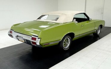 Oldsmobile-Cutlass-supreme-1971-Lime-White-10
