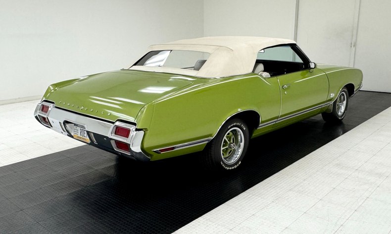 Oldsmobile-Cutlass-supreme-1971-Lime-White-10